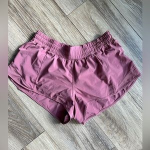 Lululemon Hotty Hot Short 2.5 inch size 10
